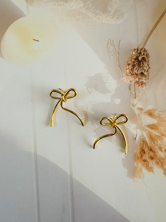 Knot Me Earring
