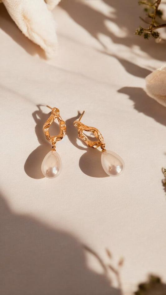Drift Pearl Earring
